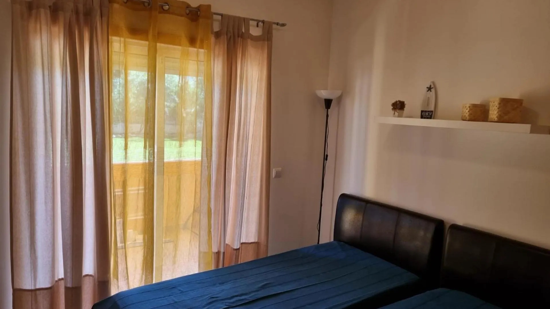 Marinho - 2 Bedroom 2 Bathroom Ground Floor Apartment With Communal Pool And Gardens Conceição