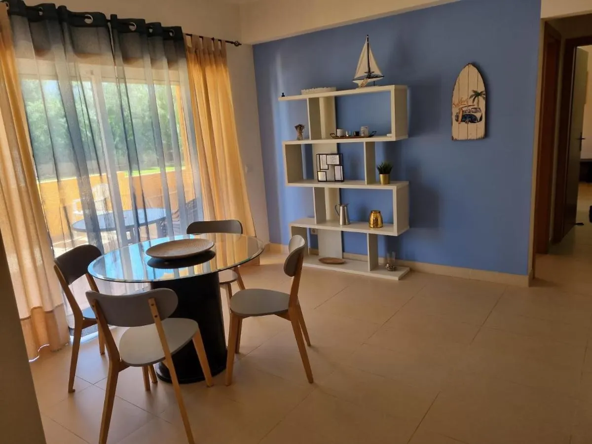 Marinho - 2 Bedroom 2 Bathroom Ground Floor Apartment With Communal Pool And Gardens Conceição