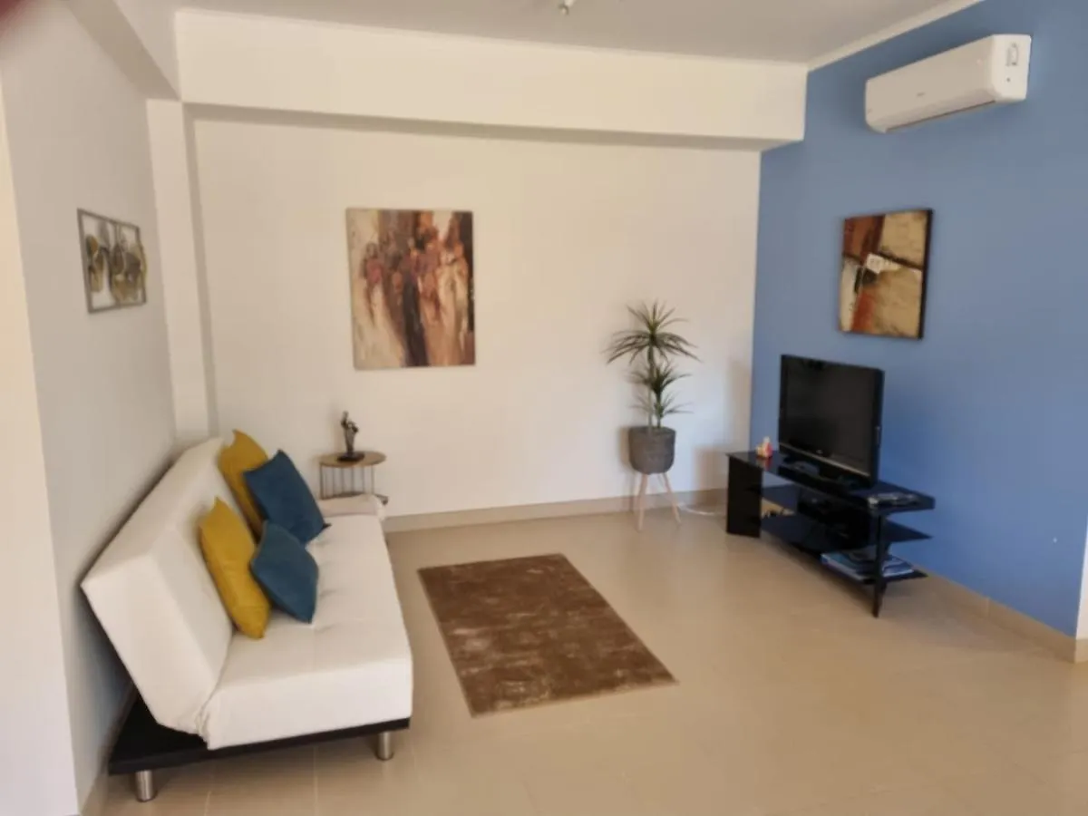 Marinho - 2 Bedroom 2 Bathroom Ground Floor Apartment With Communal Pool And Gardens Conceição